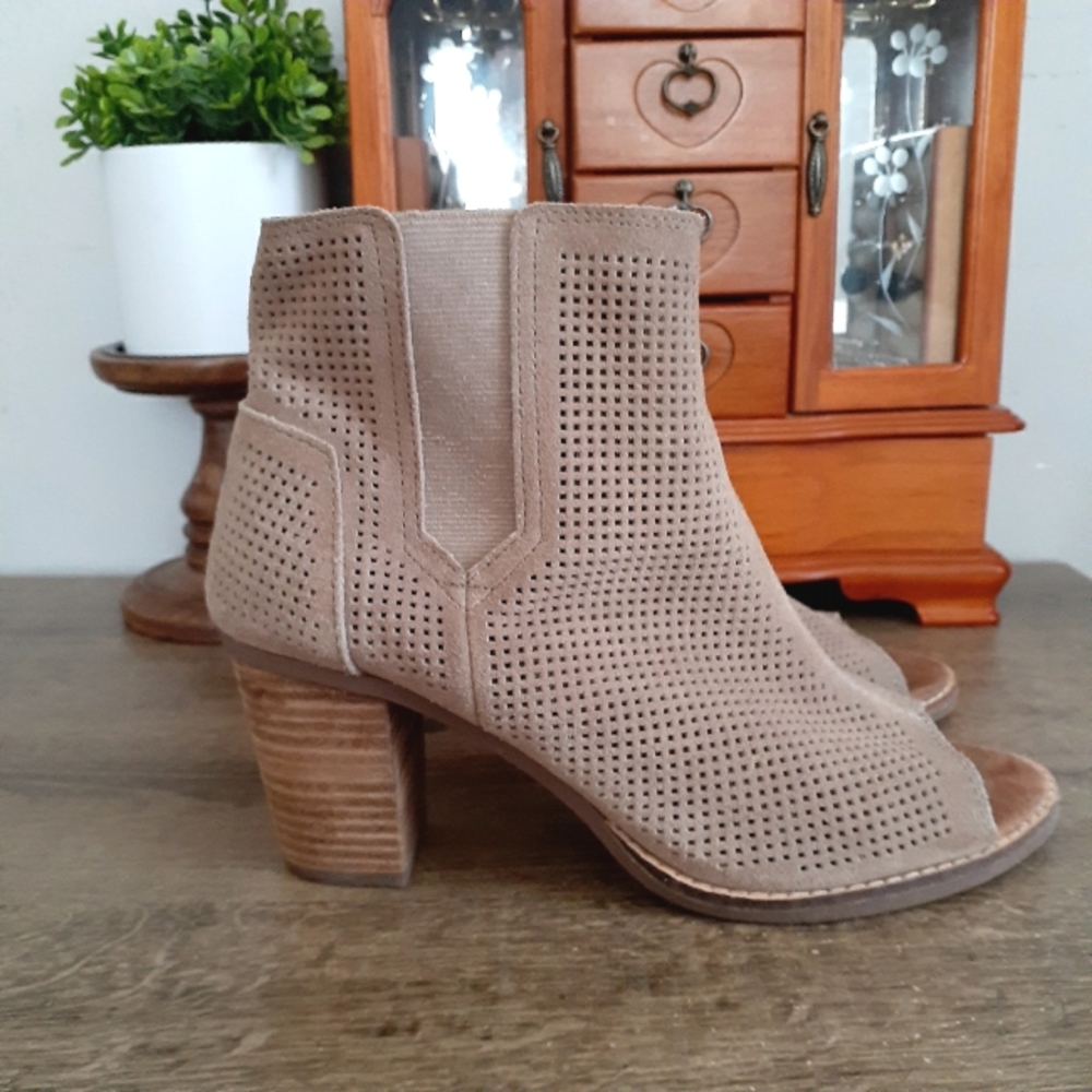 TOMS Majorca Peep Toe Perforated Bootie Size 8